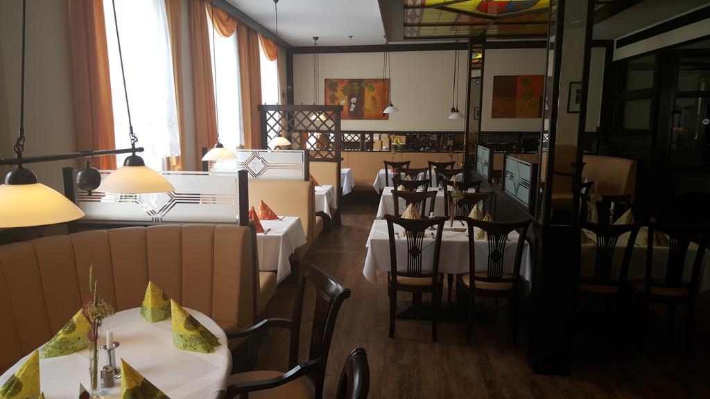 Hotel Ratskeller Люхов Экстерьер фото